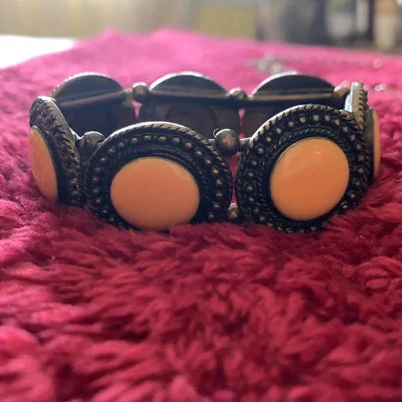 2 bracelets - Picture 2 of 4